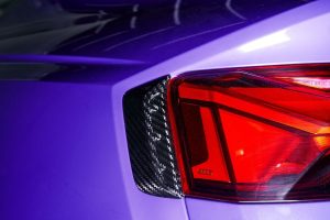 ชิ้นตกแต่งคาร์บอน Carbon Fiber Audi RS5 B9.5 ทรง Karbel Dry Carbon ปี 2020-2025 (Tail Light Trim)