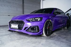 ชิ้นตกแต่งคาร์บอน Carbon Fiber Audi RS5 B9.5 ทรง Karbel Dry Carbon ปี 2020-2025 (Head Light Trim)