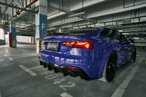 ชิ้นตกแต่งคาร์บอน Carbon Fiber Audi RS5 B9.5 ทรง Karbel Dry Carbon ปี 2020-2025 (Tail Light Trim)
