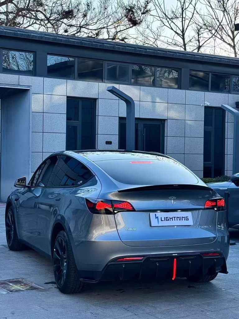 สปอยเลอร์ Carbon Fiber Tesla Model Y / Performance ทรง Karbel