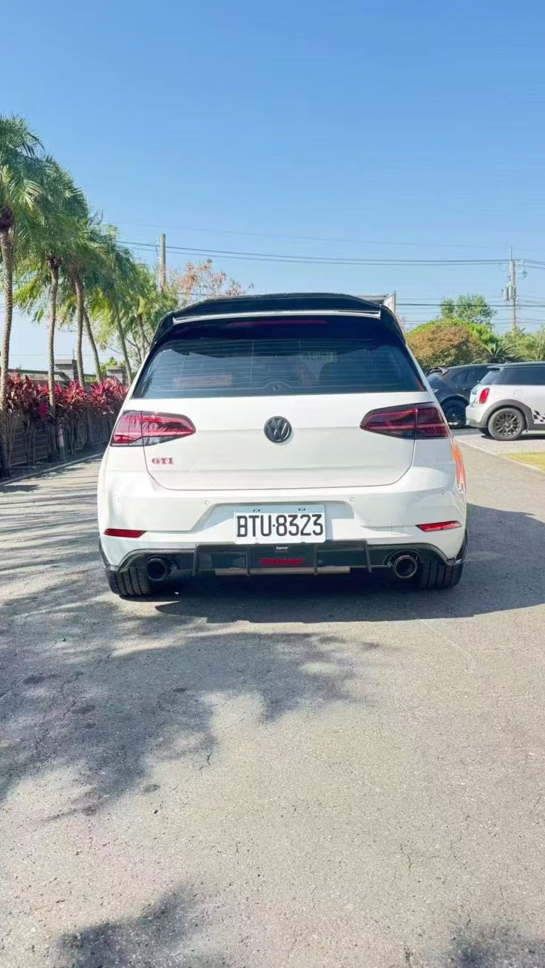 顶翼 Carbon Fiber Volkswagen Golf GTI MK7.5 款式 Karbel Ver.1 Dry Carbon