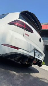 สปอยเลอร์หลังคา Carbon Fiber Volkswagen Golf GTI MK7.5 ทรง Karbel Ver.1 Dry Carbon