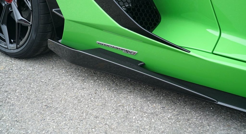 สเกิร์ตข้าง Lamborghini Aventador SVJ Novitec