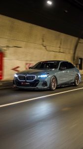 สเกิร์ตข้าง Carbon Fiber BMW 5 Series 530 540 i5 e/x Drive40 M60 G60 G61 ทรง TAKD V1