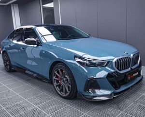 สเกิร์ตข้าง Carbon Fiber BMW 5 Series 530 540 i5 e/x Drive40 M60 G60 G61 ทรง TAKD