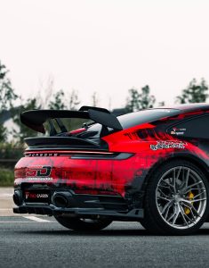 ดิฟฟิวเซอร์ Carbon Fiber Porsche 911 992.1 Carrera Base/S/T/4/4S/Targa 4/4S ทรง TAKD V1 (V1 Rear Diffuser Replacement Tri)