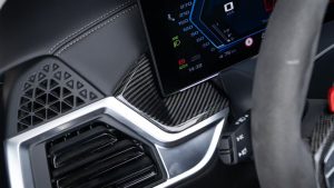 ชุดแต่งภายใน Carbon Fiber BMW X5 M60i s/x Drive 40i 50e G05 LCI ทรง TAKD Dry Carbon ปี 2024-ON (Right Center Cover)