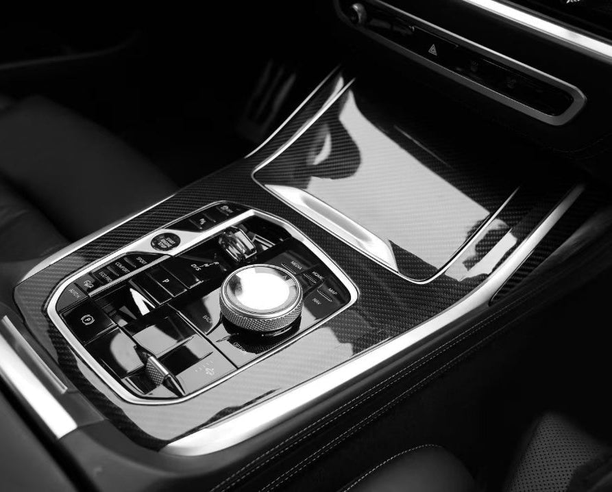 ชุดแต่งภายใน Carbon Fiber BMW X5 M60i s/x Drive 40i 50e G05 LCI ทรง TAKD Dry Carbon ปี 2024-ON (Center Control Trim Cover)