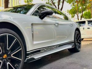 สเกิร์ตข้าง Carbon Fiber Porsche Panamera RWD/Base/4/4S/GTS/Turbo/Turbo S 971.1 971.2 ทรง TAKD