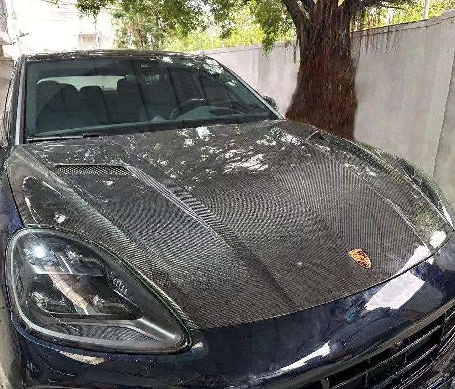 ฝากระโปรงหน้า Carbon Fiber Porsche Cayenne Base/S/GTS/Turbo/Turbo S/Turbo GT 9Y0 9Y3 Double-sided ทรง TAKD
