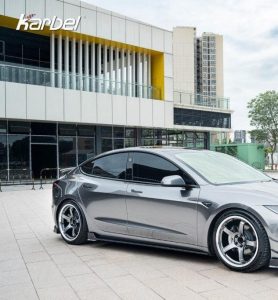 สเกิร์ตข้าง Carbon Fiber Tesla Model 3 Highland / P ทรง Karbel Dry Carbon ปี 2024-ON