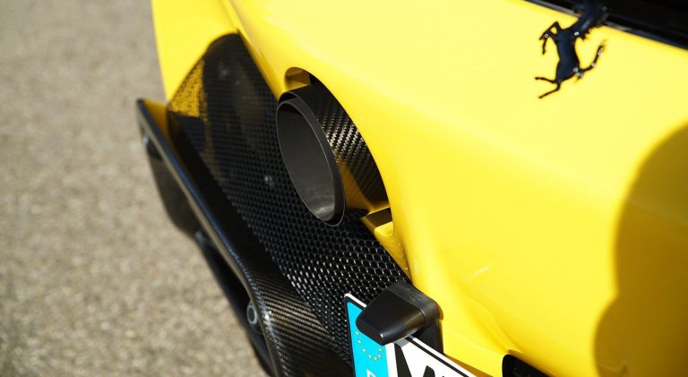 ปลายท่อไอเสียคาร์บอน-สแตนเลส Ferrari SF90 Spider Novitec
