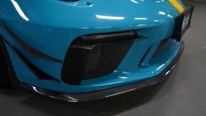 กันชน Carbon Fiber Porsche 911 991.2 GT3 ทรง Karbel (Front Bumper Upper Valences)