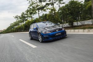 ซุ้มล้อ-แก้มข้าง Carbon Fiber Volkswagen Golf GTI Golf R MK7.5 ทรง Karbel