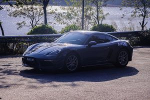ลิ้นหน้า Carbon Fiber Porsche 718 Cayman Boxster ทรง Karbel ปี 2017-2025