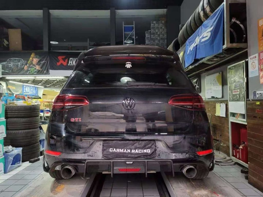 ดิฟฟิวเซอร์ Carbon Fiber Volkswagen Golf GTI MK7.5 ทรง Karbel