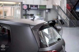 สปอยเลอร์หลังคา Carbon Fiber Volkswagen Golf GTI MK7.5 ทรง Karbel Ver.1 Dry Carbon