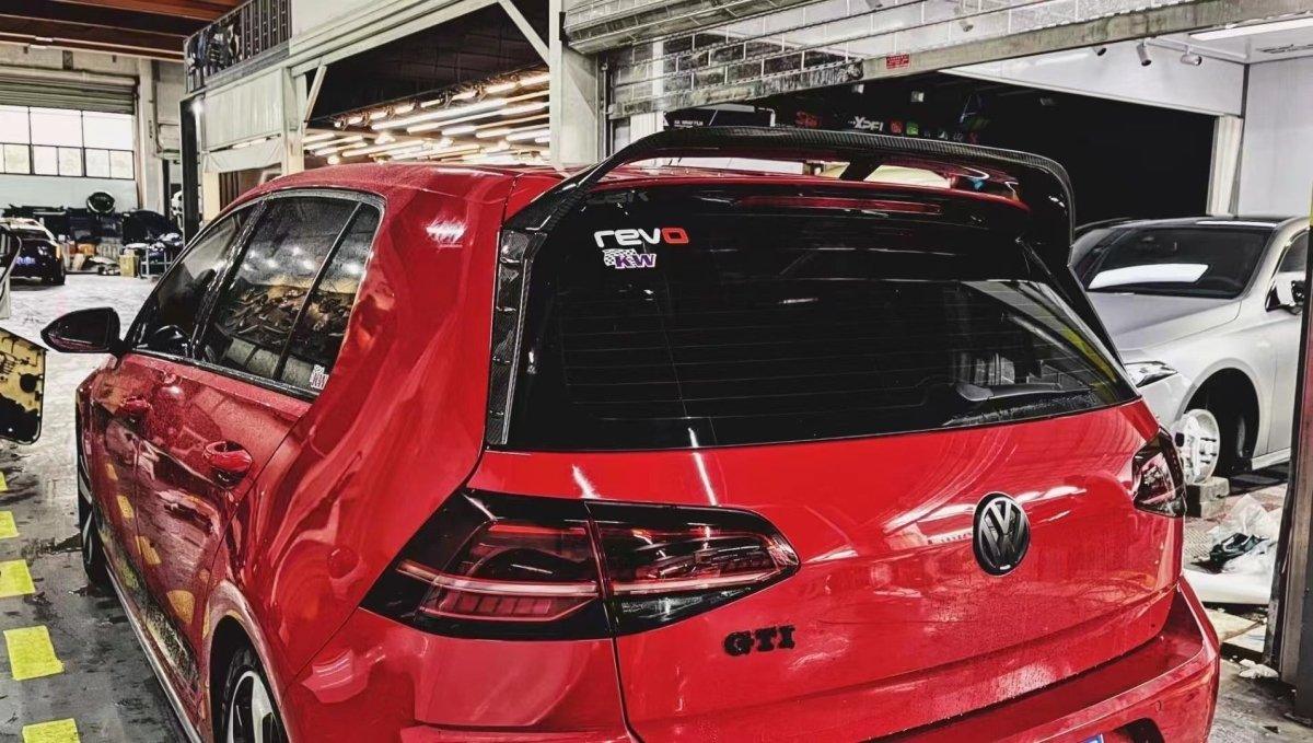 สปอยเลอร์หลังคา Carbon Fiber Volkswagen Golf GTI MK7.5 ทรง Karbel V2