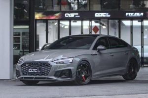 สเกิร์ตข้าง Carbon Fiber Audi S5 A5 B9.5 ทรง Karbel Dry Carbon ปี 2020-2025 (Side Skirts)