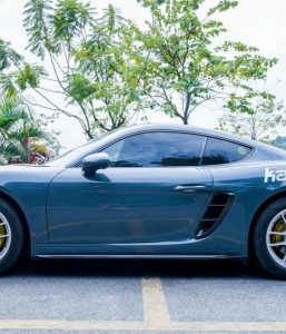 สเกิร์ตข้าง Carbon Fiber Porsche 718 Cayman/Boxster/GTS/GT4/Spyder ทรง Karbel ปี 2017-2025
