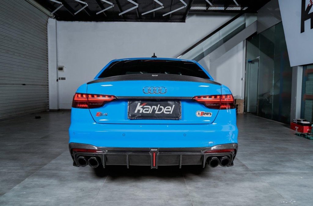 ฝากระโปรงท้าย Carbon Fiber Audi S4 A4 S Line B9.5 ทรง Karbel S-Line