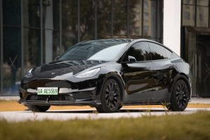 ลิ้นหน้า Carbon Fiber Tesla Model Y / Performance ทรง Karbel