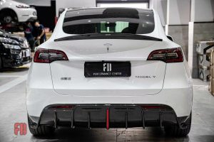 ดิฟฟิวเซอร์ Carbon Fiber Tesla Model Y / Performance ทรง Karbel
