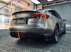 สปอยเลอร์ Carbon Fiber Tesla Model 3 / Performance Sedan ทรง Karbel