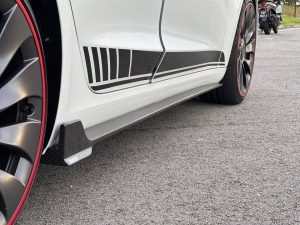 สเกิร์ตข้าง Carbon Fiber Tesla Model 3 / Performance ทรง Karbel