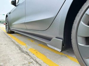 สเกิร์ตข้าง Carbon Fiber Tesla Model 3 / Performance ทรง Karbel