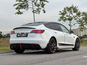 สเกิร์ตข้าง Carbon Fiber Tesla Model 3 / Performance ทรง Karbel