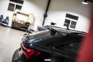 สปอยเลอร์หลังคา Carbon Fiber Audi A6 Allroad C8 ทรง Karbel V2 ปี 2020-ON