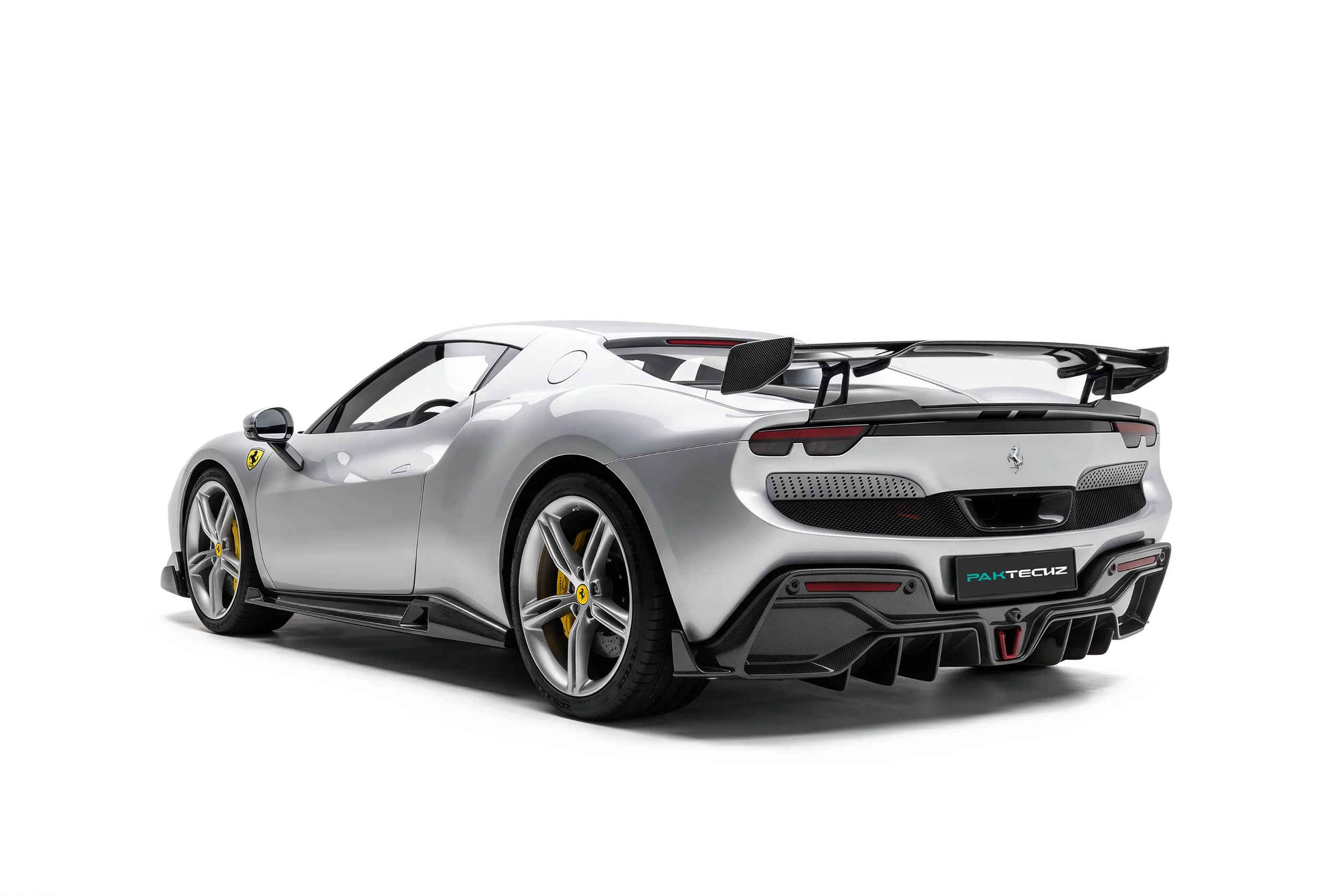 ดิฟฟิวเซอร์หลังคาร์บอนไฟเบอร์ PAKTECHZ สำหรับ Ferrari 296