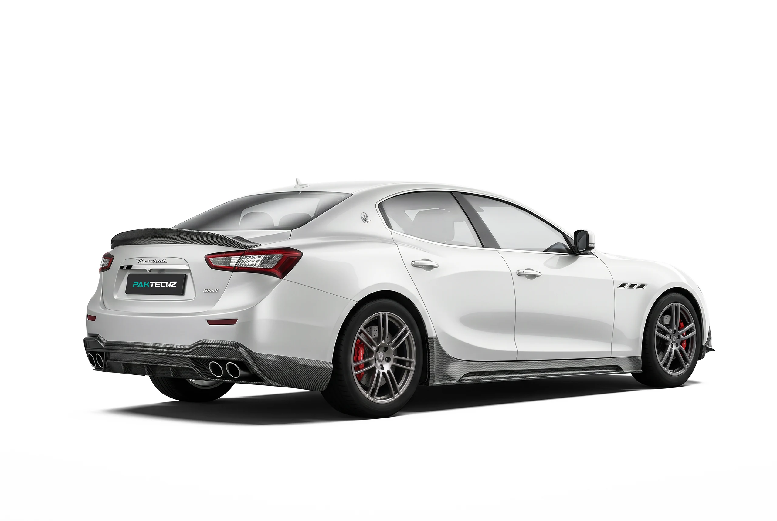 มุมท้าย Maserati Ghibli พร้อมดิฟฟิวเซอร์คาร์บอนไฟเบอร์ PAKTECHZ