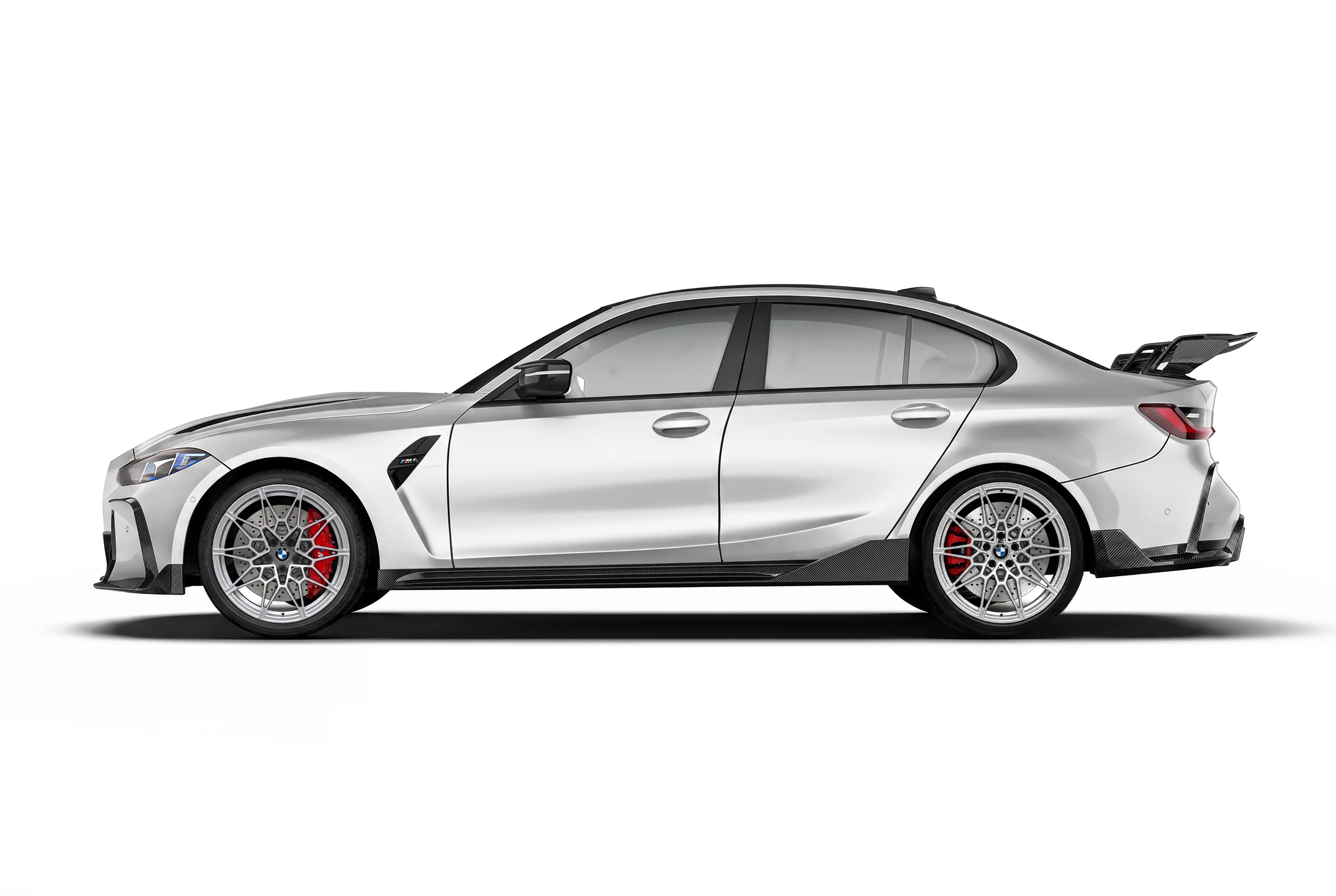 BMW M4 G82 G83 มุมท้ายเฉียง ติดตั้งชุดแต่งคาร์บอนไฟเบอร์ PAKTECHZ