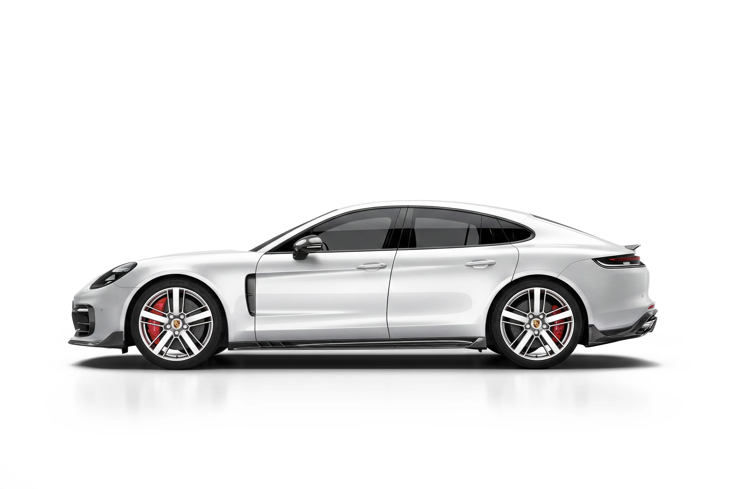 มุมท้าย Porsche Panamera 971 พร้อมดิฟฟิวเซอร์คาร์บอนไฟเบอร์ PAKTECHZ