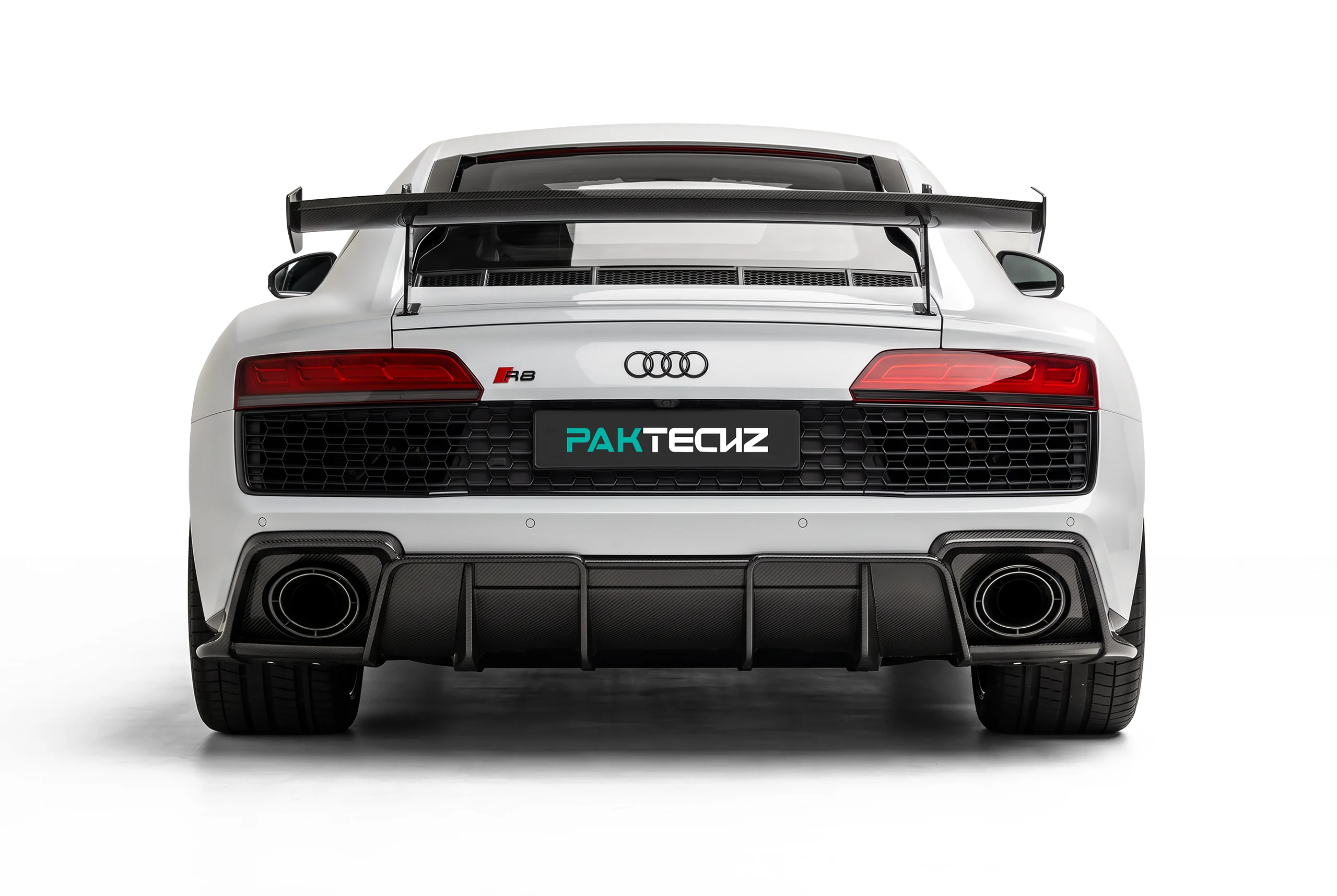 ดิฟฟิวเซอร์หลังและปีกหลังคาร์บอนไฟเบอร์ PAKTECHZ บน Audi R8