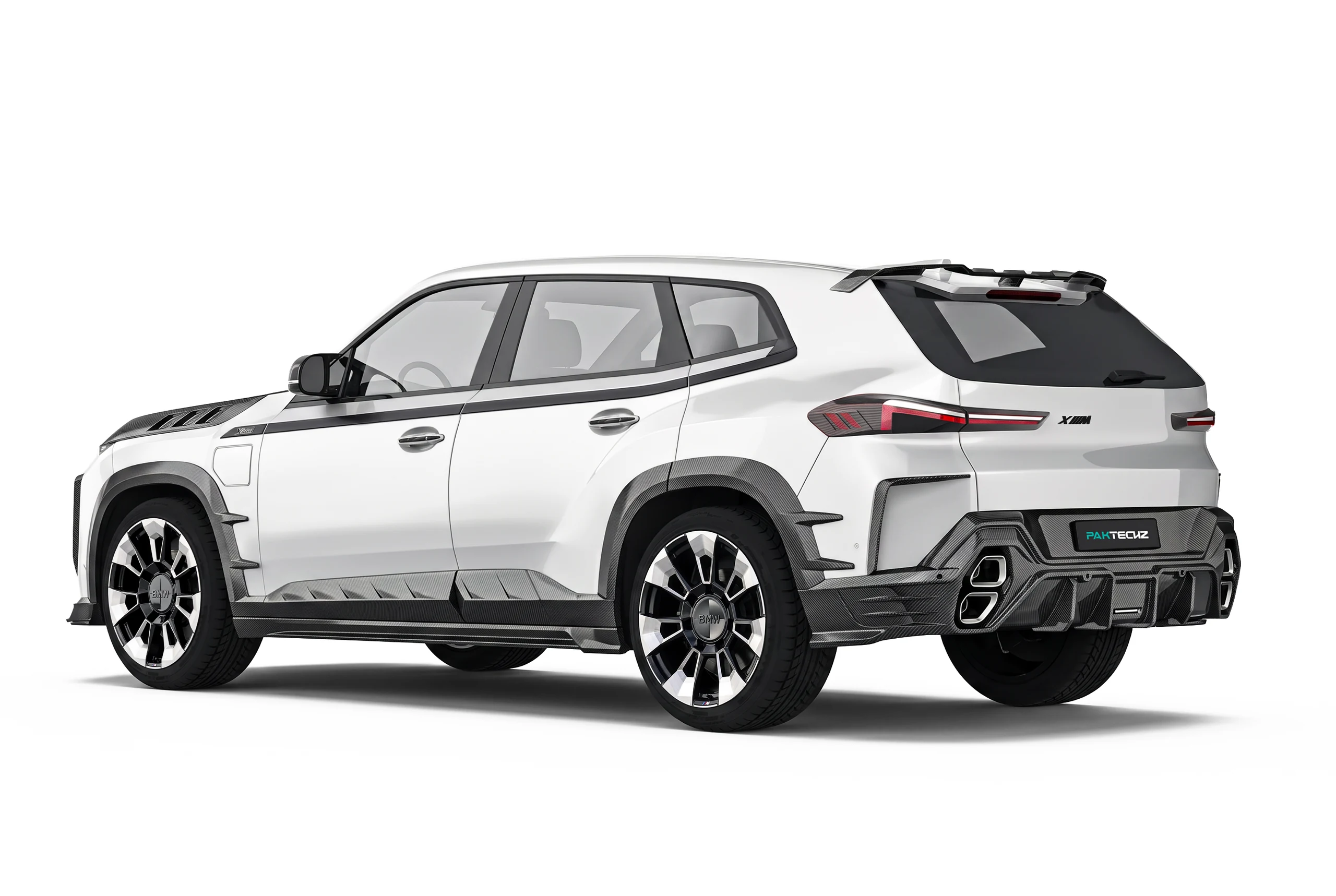 BMW XM G09 มุมท้ายเฉียง ติดตั้งชุดแต่งคาร์บอนไฟเบอร์ PAKTECHZ