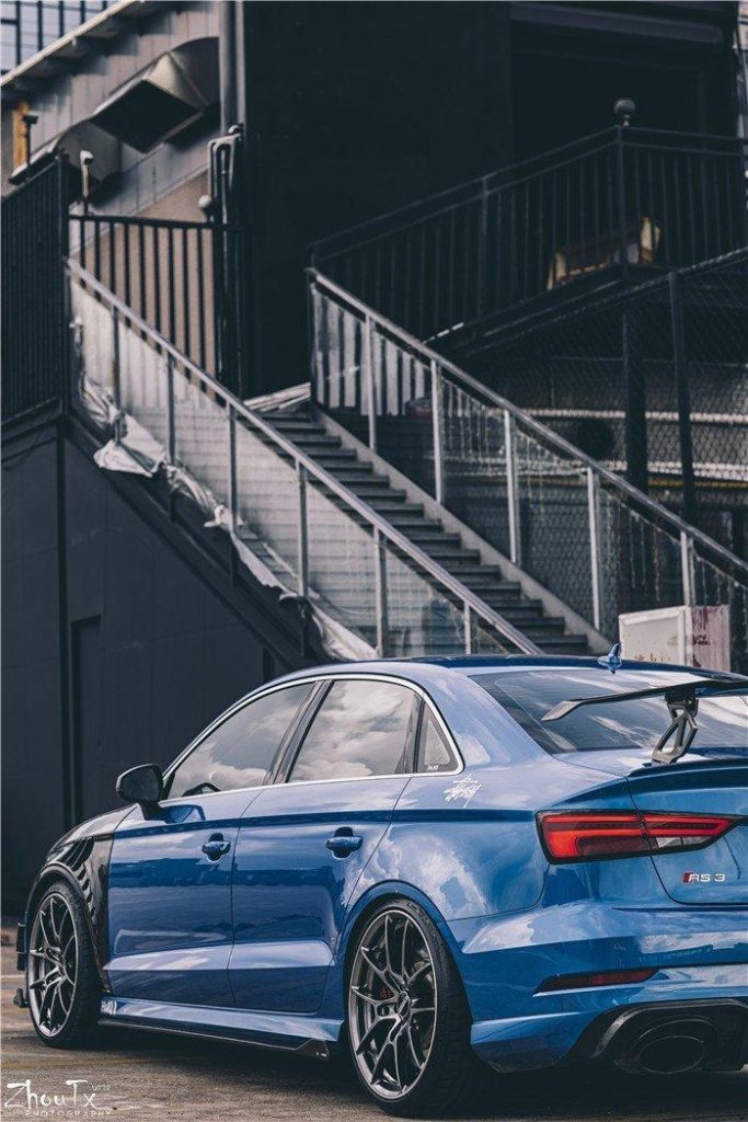สเกิร์ตข้าง Carbon Fiber Audi RS3 8V ทรง TAKD Dry Carbon ปี 2018-2020