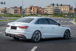 สเกิร์ตข้าง Carbon Fiber Audi S4 A4 S-Line B9.5 ทรง TAKD ปี 2020-ON
