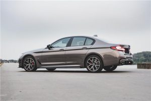 สเกิร์ตข้าง Carbon Fiber BMW 5 series M550 540 530 G30 ทรง TAKD