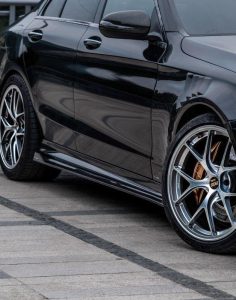 สเกิร์ตข้าง Carbon Fiber Mercedes C-Class C63(S) W205 ทรง TAKD V1