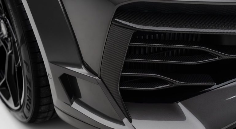 กันชนหน้าแบบครอบชิ้นข้าง Lamborghini Urus SE Novitec