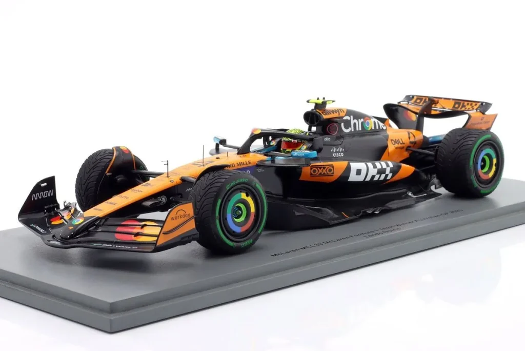 โมเดลรถ 1:18 McLaren MCL39 #4 Lando Norris ฟอร์มูล่าวัน ปี 2025 Spark