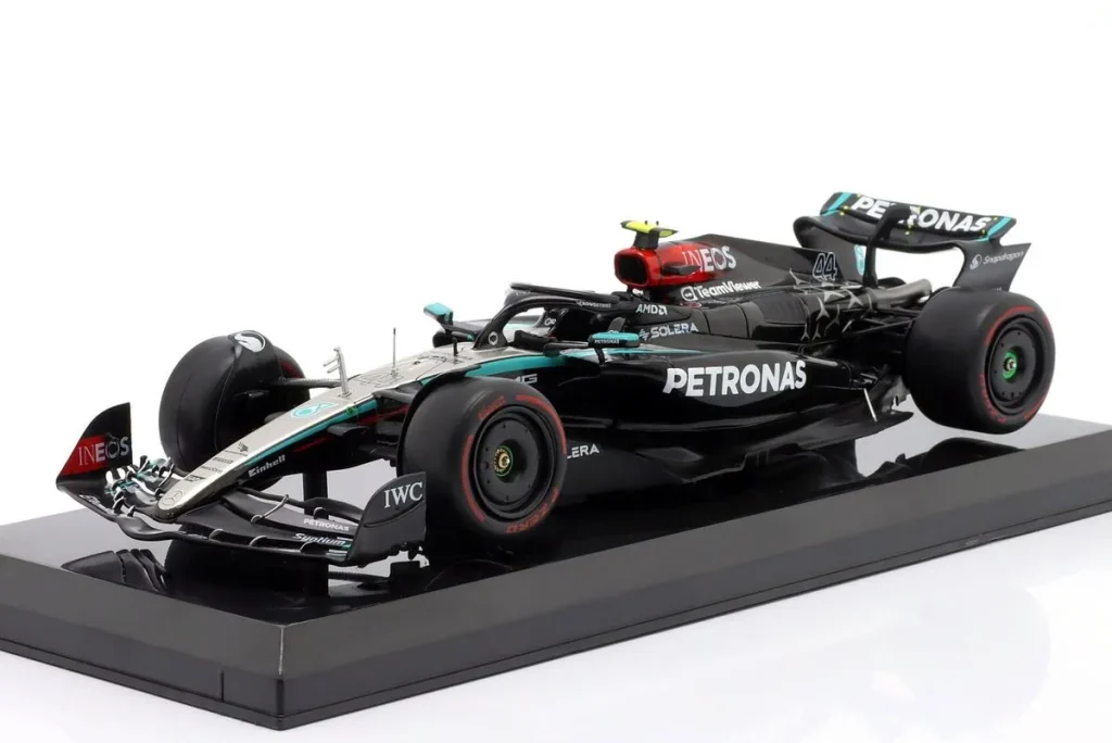 โมเดลรถ 1:24 Mercedes-AMG F1 W15 E Performance #44 Lewis Hamilton ฟอร์มูล่าวัน ปี 2024 Premium Collectibles