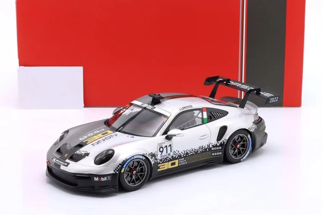 โมเดลรถ 1:18 Porsche 911 (992) GT3 Cup #911 Jorge Lorenzo Porsche Supercup ปี 2022 Ixo