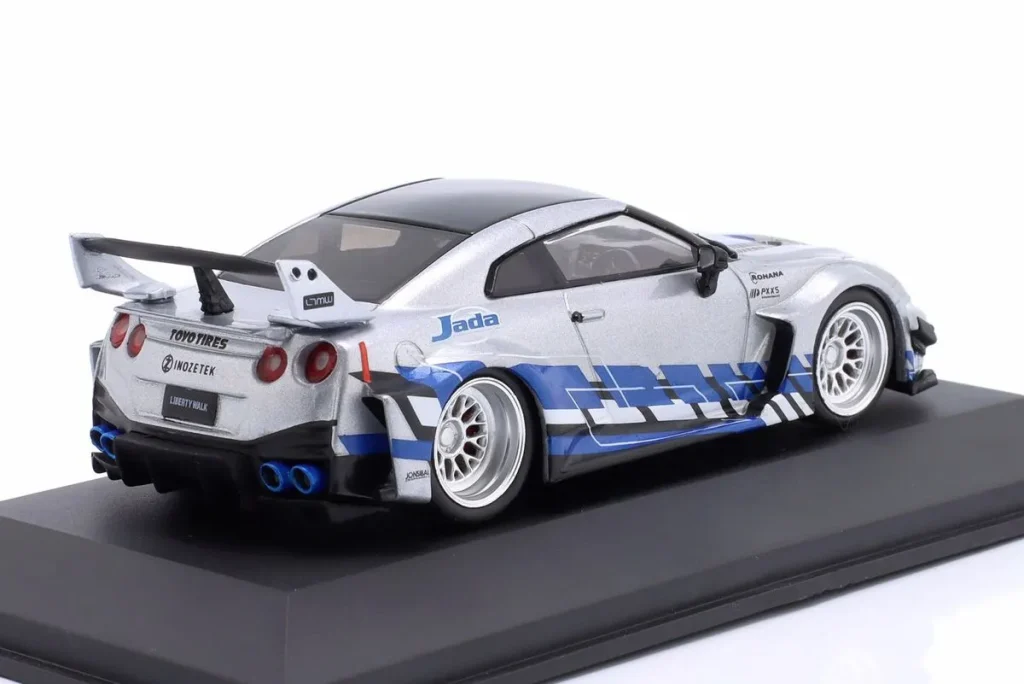 โมเดลรถ 1:43 Nissan Skyline GT-R (R34) Liberty Walk Body Kit ปี 2020 สีเงิน / น้ำเงิน Solido