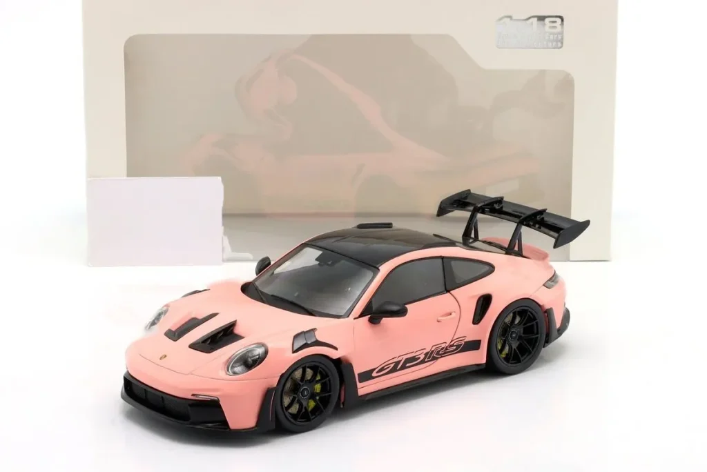 โมเดลรถ 1:18 Porsche 911 (992) GT3 RS ปี 2024 สีชมพู Solido