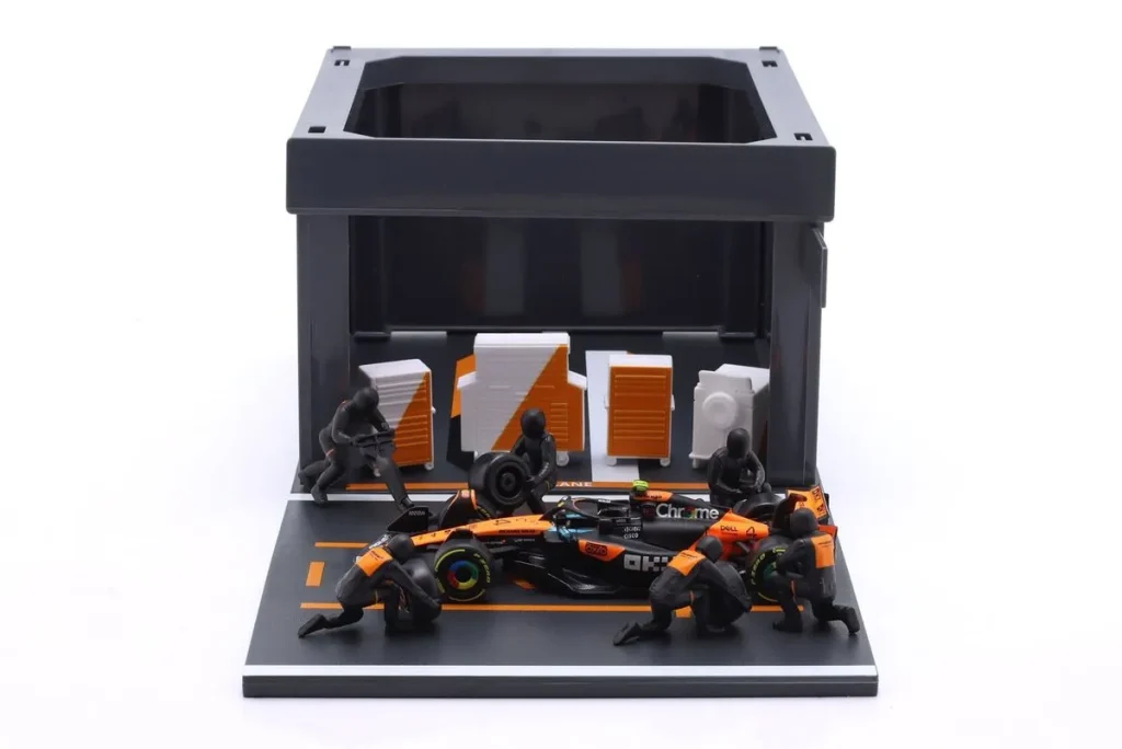 ไดโอรามา 1:43 McLaren MCL39 #4 Lando Norris ฟอร์มูล่าวัน ปี 2025 Bburago