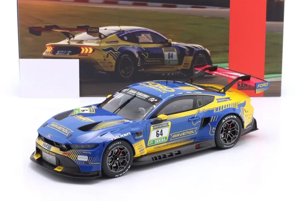 โมเดลรถ 1:18 Ford Mustang GT3 #64 Dennis Olsen, Arjun Maini, Frank Stippler, Jusuf Owega 24 ชั่วโมง เนือร์บวร์กริง ปี 2025 Ixo